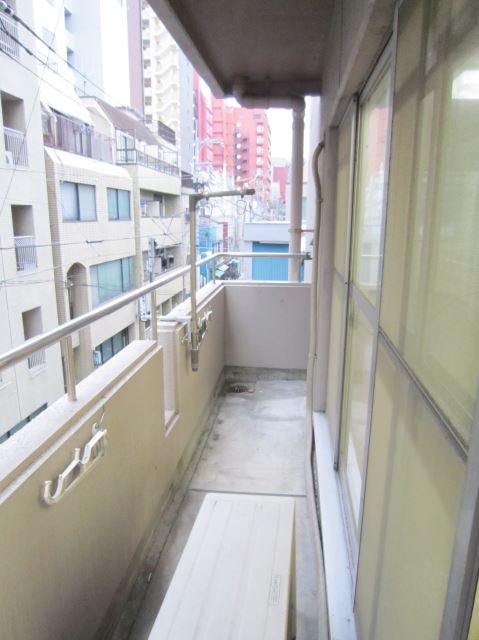 Balcony. It longer veranda.