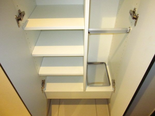 Receipt. Footwear purse