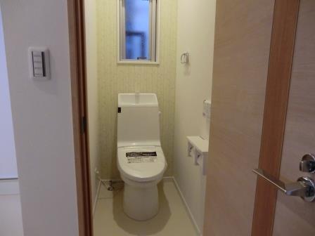 Toilet. Toilets are arranged in a little fashionable wallpaper in the 1F and 3F