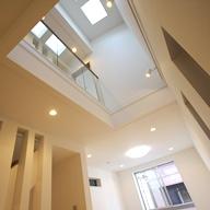 Living. Living with a bright atrium