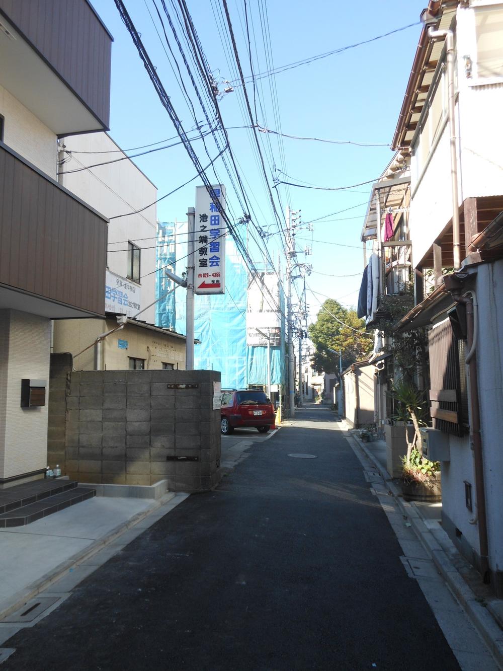 Local photos, including front road. Local (11 May 2012) shooting