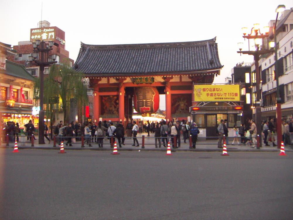 Other Environmental Photo. 340m to Asakusa Kaminarimon