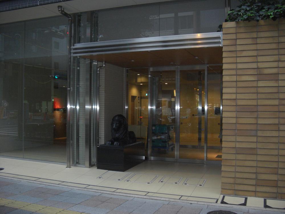 Entrance. Common areas