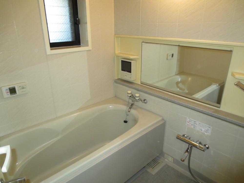 Bathroom. Indoor (11 May 2013) Shooting