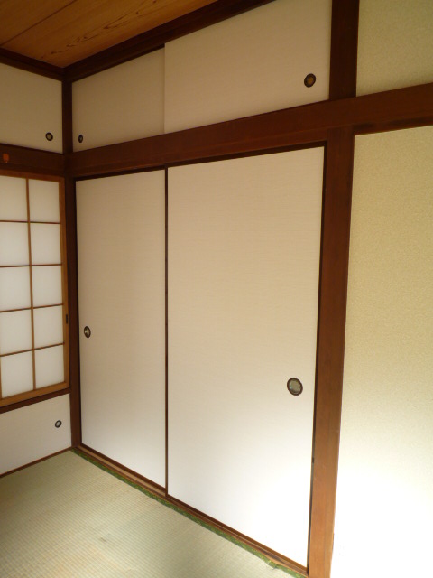 Receipt. Upper closet is there.