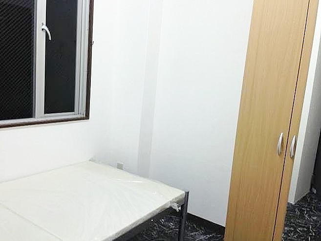 Living and room. Bed