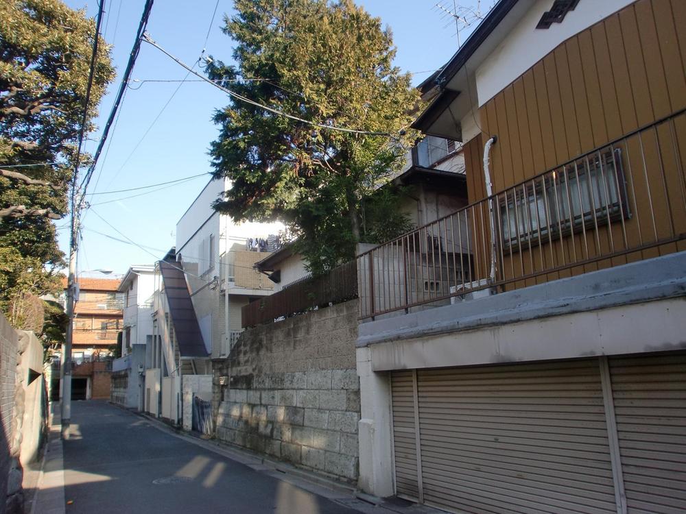 Local photos, including front road. Local (January 2013) Shooting