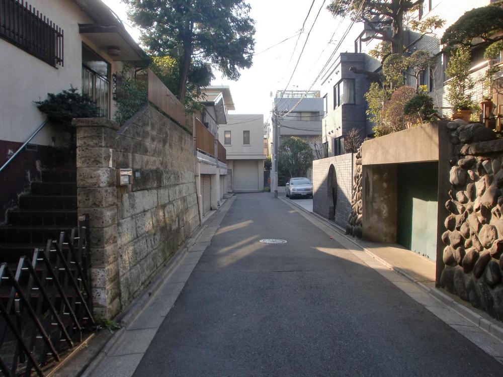 Local photos, including front road. Local (January 2013) Shooting