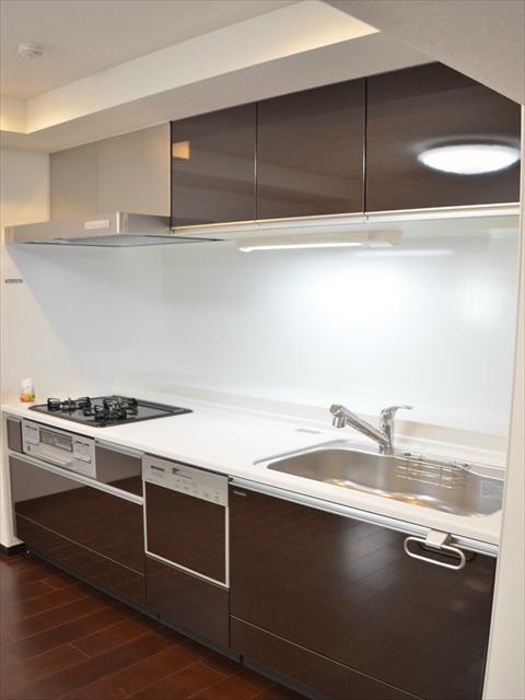 Kitchen. Dishes also will be fun