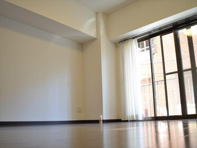 Non-living room. 9 Pledge of main bedroom
