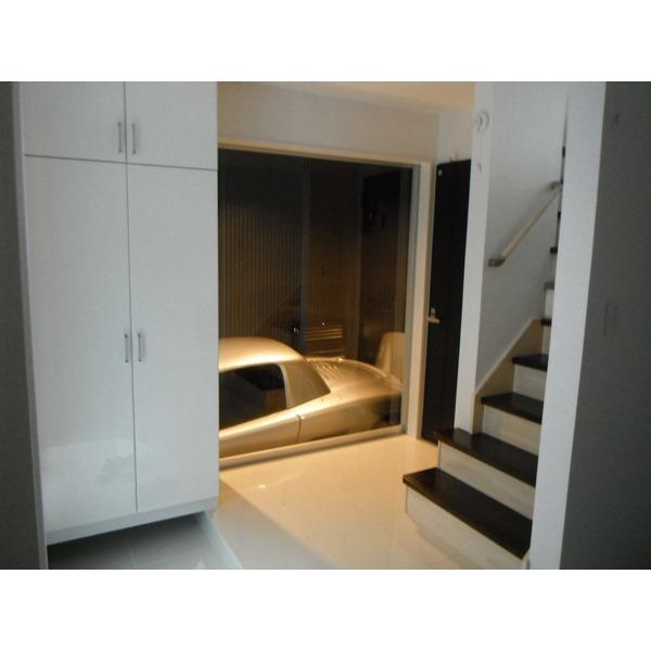 Building plan example (introspection photo). Example of construction Entrance reference photograph