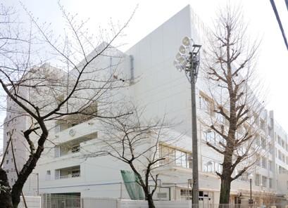 Junior high school. 704m to Taito Ward Kashiwaba Junior High School