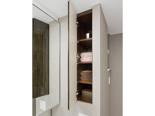 Bathing-wash room.  [Convenient for storage, such as towels and underwear "linen warehouse"] The powder room, Neat Maeru towels and underwear, etc., Prepare a linen cabinet. For example, after dressing or during bathing, Taken out immediately when you need what you need. (60A 'type same specifications ※ August 2011 shooting)