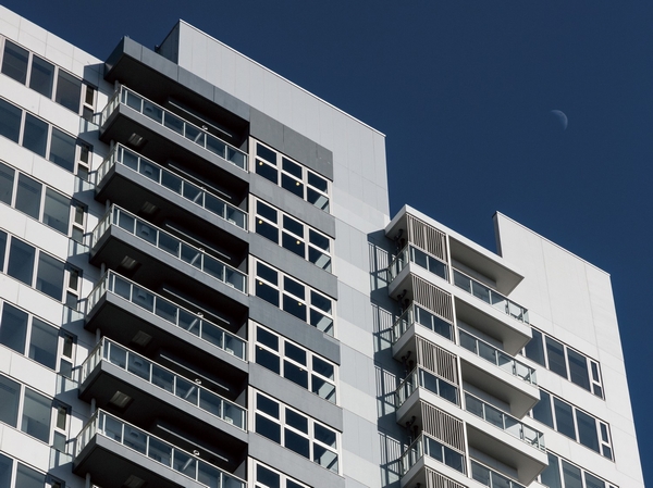 Buildings and facilities. Tower Residence of all 135 House ground 24-storey. By the total dwelling units wide span design, Views are views that drilled. "Custom order Mansion," the property is of Sumitomo Realty & Development, which made it possible to semi-order-made interior design ※ Free of charge ・ Yes application deadline. (Fuji and western appearance to face the University of Tokyo ※ 2013.2 May shooting)