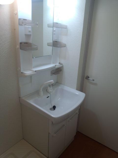 Other. Independent wash basin