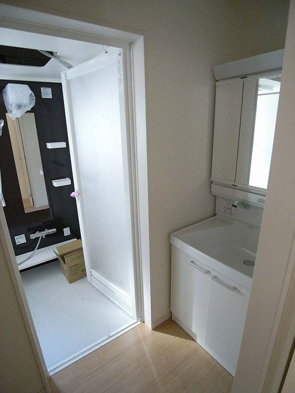 Other introspection. Near the bathroom as seen from the hallway