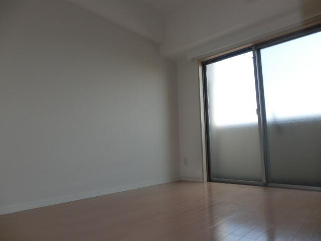 Living and room. Western-style 3