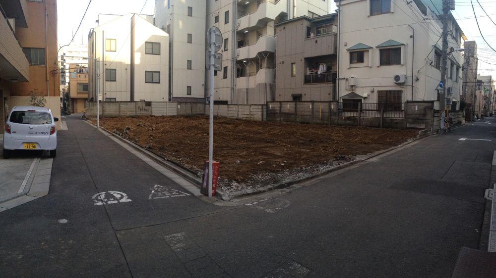 Local photos, including front road. Local (12 May 2013) Shooting