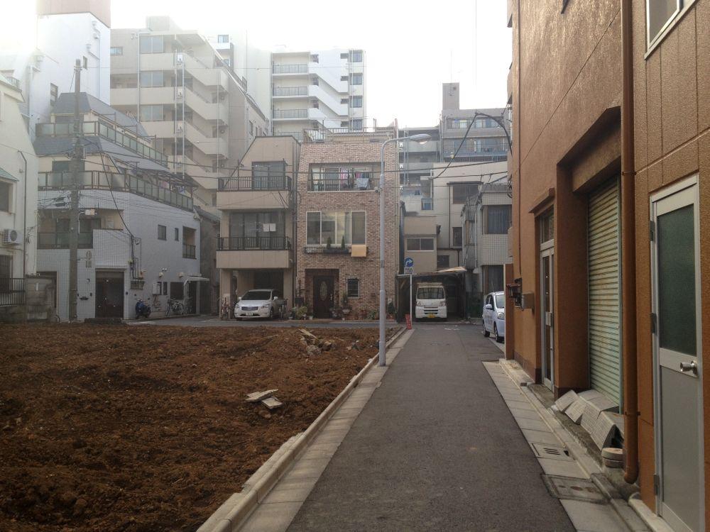 Local photos, including front road. Local (12 May 2013) Shooting