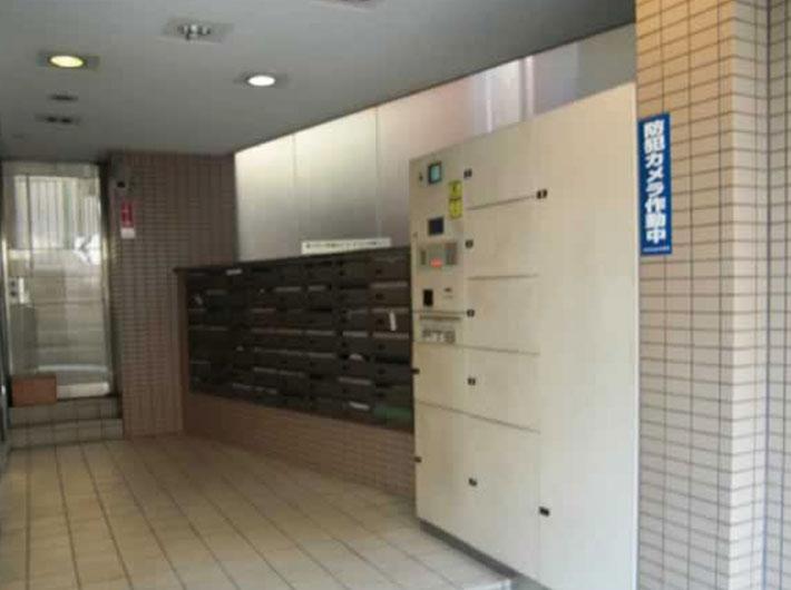 Entrance. Common areas