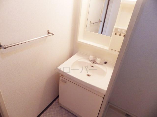 Wash basin, toilet
