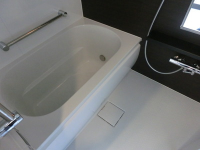 Bath. A clean bathroom (with reheating function)
