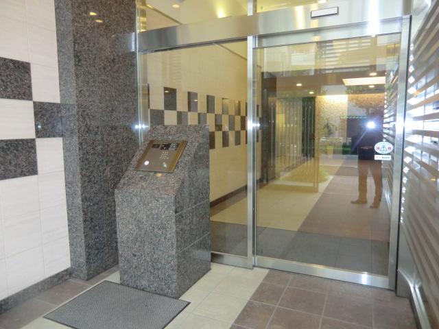 Other common areas. Common areas Auto-lock with a TV monitor
