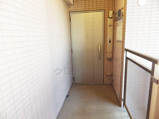 Other common areas. Entrance door ・ Corridor