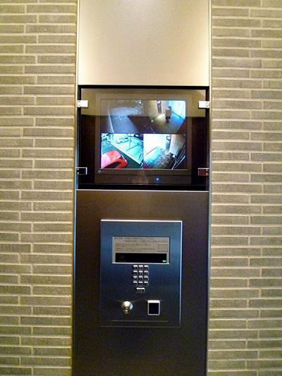 Other local. Of course, it comes with an auto-lock function of the peace of mind!