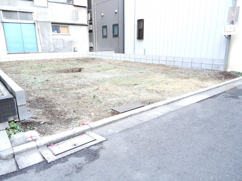 Local appearance photo. Local (12 May 2013) Shooting.  Location facing the south road. 