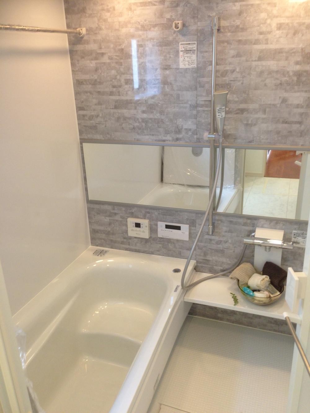 Same specifications photo (bathroom)