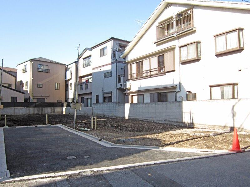 Local appearance photo. Local (11 May 2013) Shooting