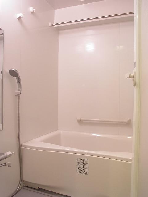 Bathroom. ventilation ・ Drying ・ Cool breeze ・ heating ・ 24-hour ventilation with a bathroom
