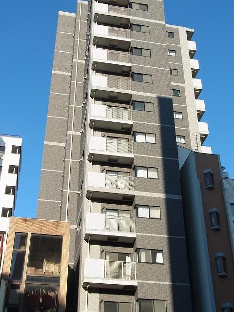 Local appearance photo. Heisei in 25 years in February Built in apartment, Facilities are well equipped to enhance.