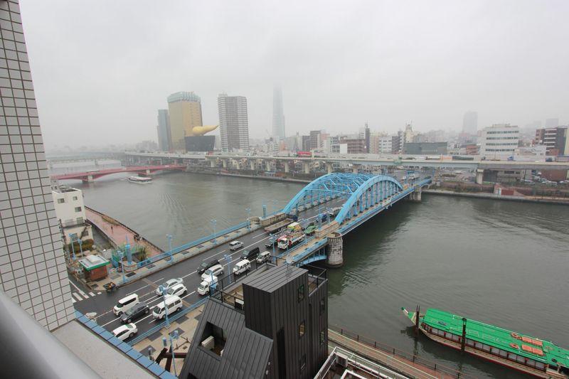 View photos from the dwelling unit. Komagatabashi looks