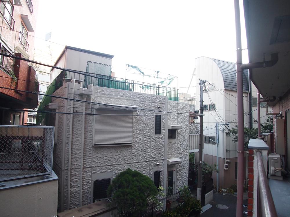 View photos from the dwelling unit. View from the site (December 2013) Shooting