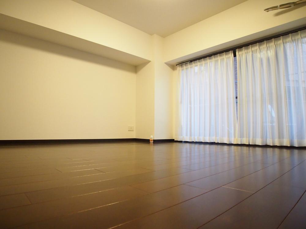 Non-living room. Indoor (12 May 2013) Shooting