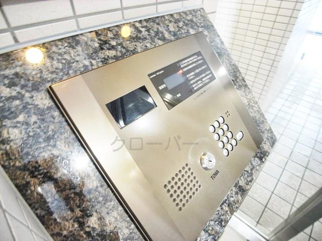 Entrance. auto lock