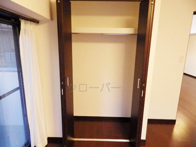 Receipt. Western style room closet