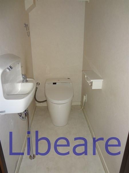 Toilet. 2F toilet