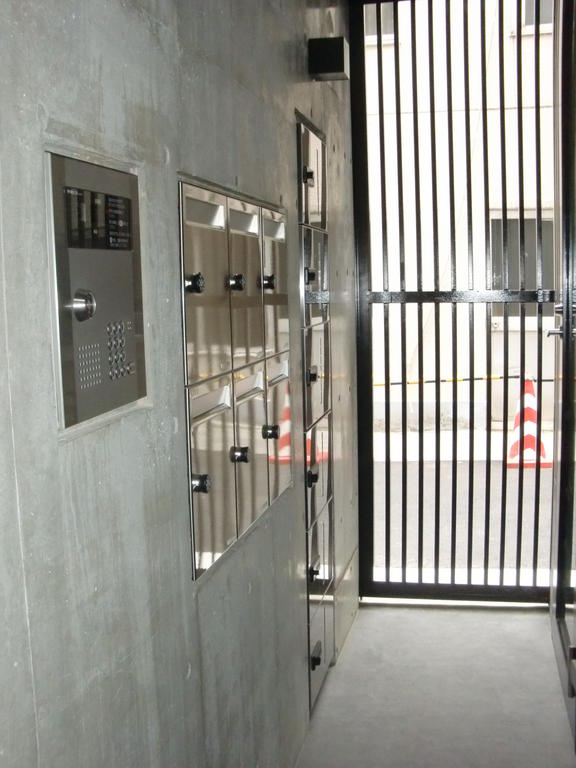 Other common areas. E-mail BOX / With home delivery BOX