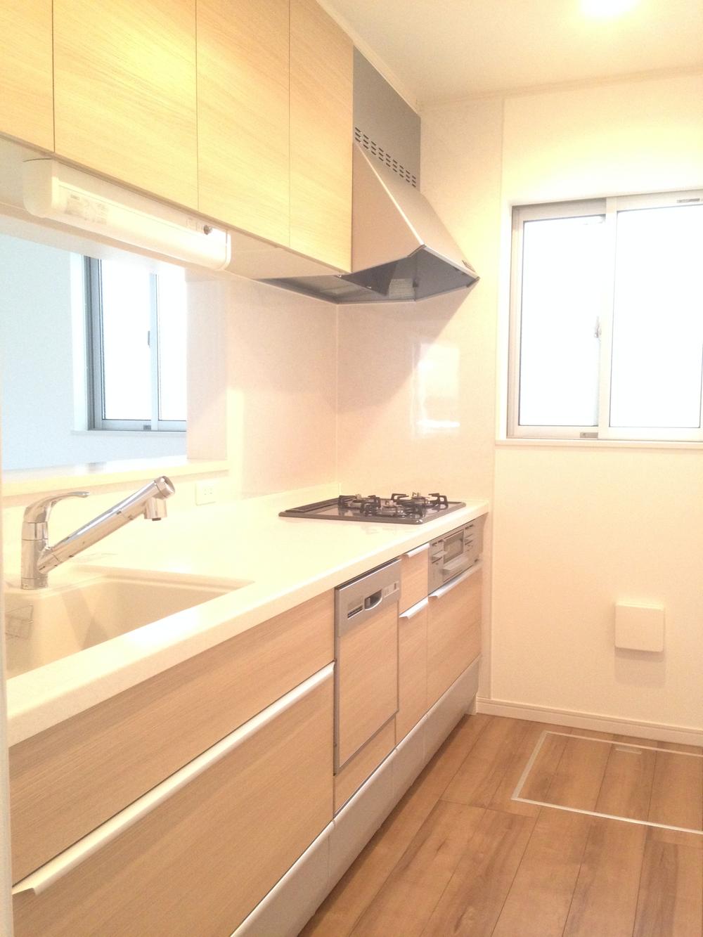 Kitchen. Indoor (12 May 2013) Shooting