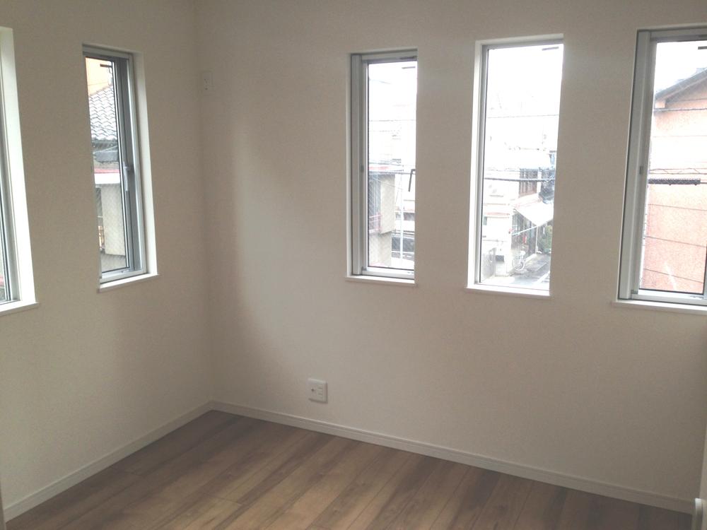 Non-living room. Indoor (12 May 2013) Shooting