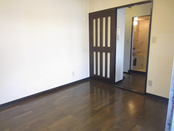 Other room space. Flooring