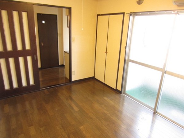 Living and room. Clean room