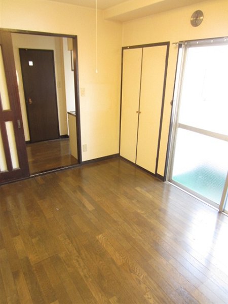 Other room space. Western-style 6 Pledge