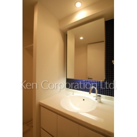 Washroom. Shoot the same type the eighth floor of the room. Specifications may be different.