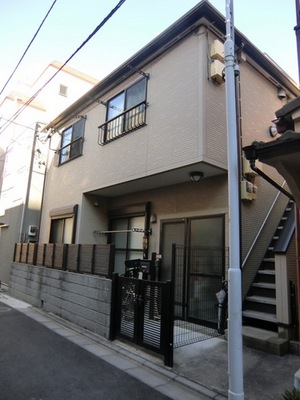 Building appearance. All dwelling units facing south