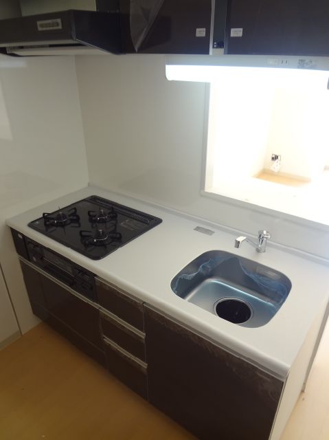 Kitchen. 3-neck gas system Kitchen