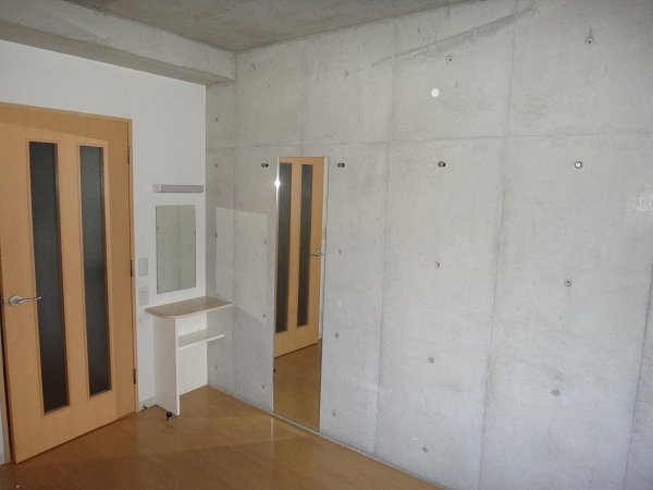 Other room space. Flooring